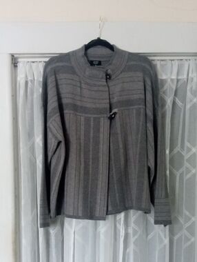 Jones New York Gray Striped Knit Toggle Jacket Size M